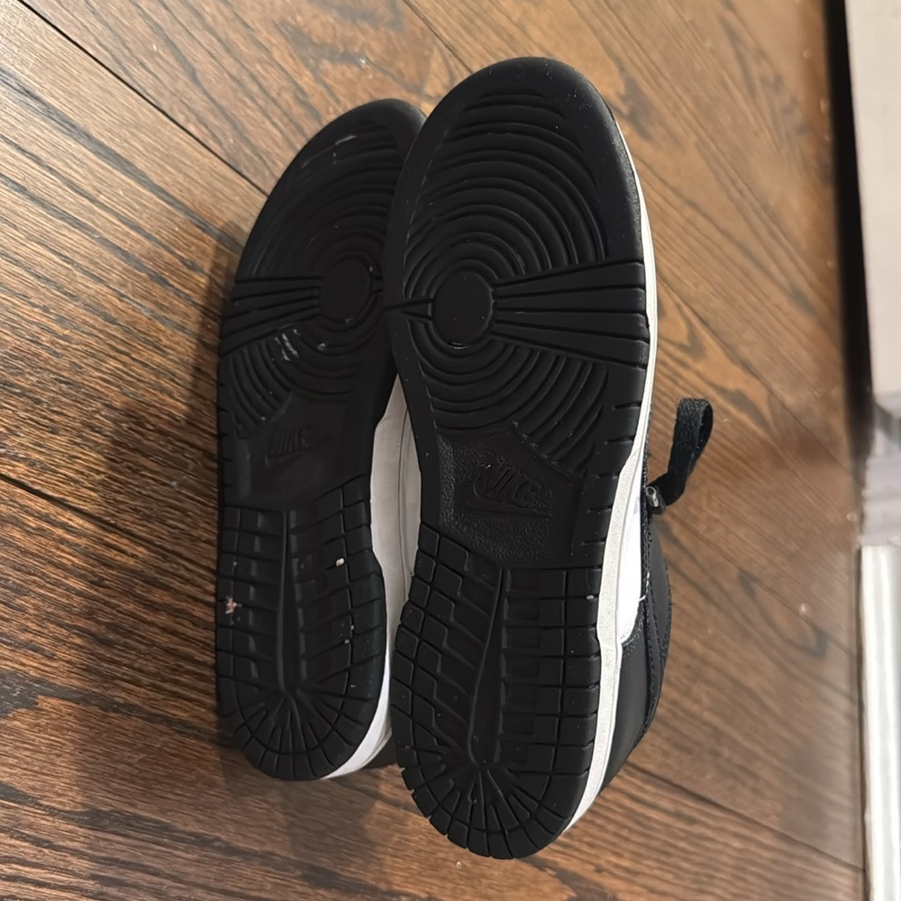 Nike dunk low panda black and white little kid - Picture 7 of 8